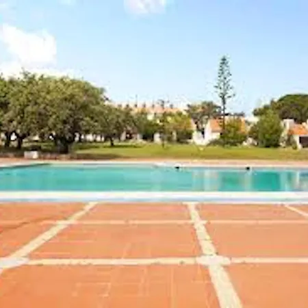 Апартаменти Bright With Sea View In - 67 M² + Pool Албуфейра