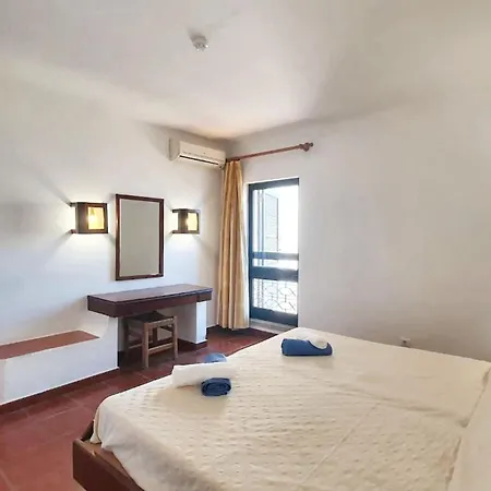 Sea View With Pool Apartment *
