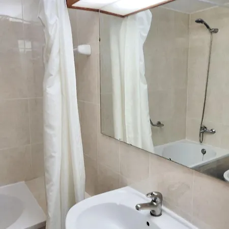 Bright With Sea View In - 67 M² + Pool * Albufeira